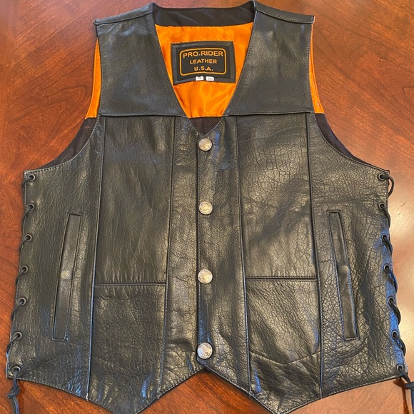 New Leather Carry and Conceal Motorcycle Vest - Picture 2 of 11